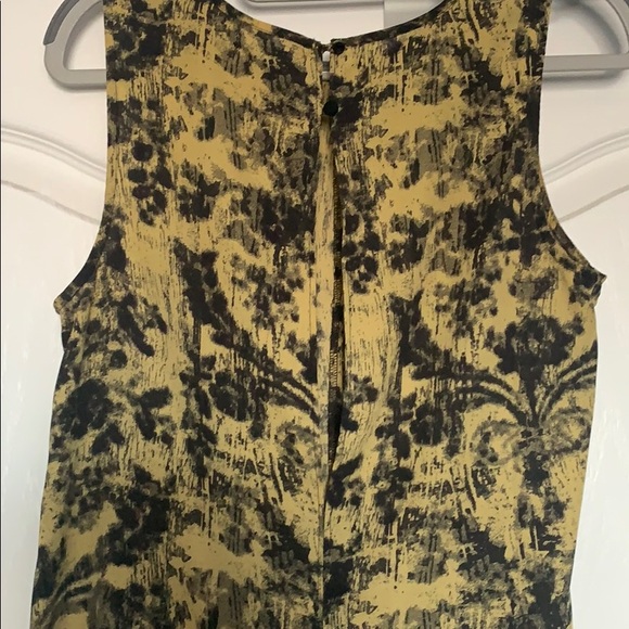 Aritzia patterned blouse - Picture 3 of 3